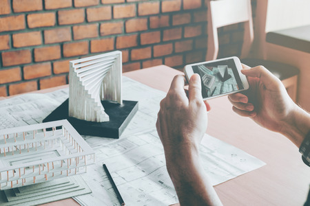 Instagram Influencers vs Indian Interior Designers: A Comparative Study