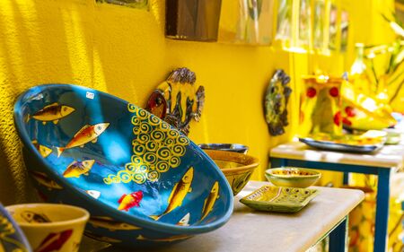 How to use local art and crafts for apartment decor in India?